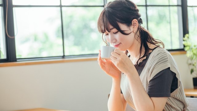 カフェでのんびり過ごす