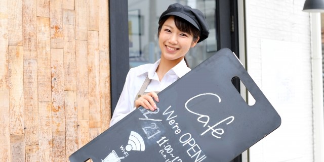 空港で働くレストランスタッフ